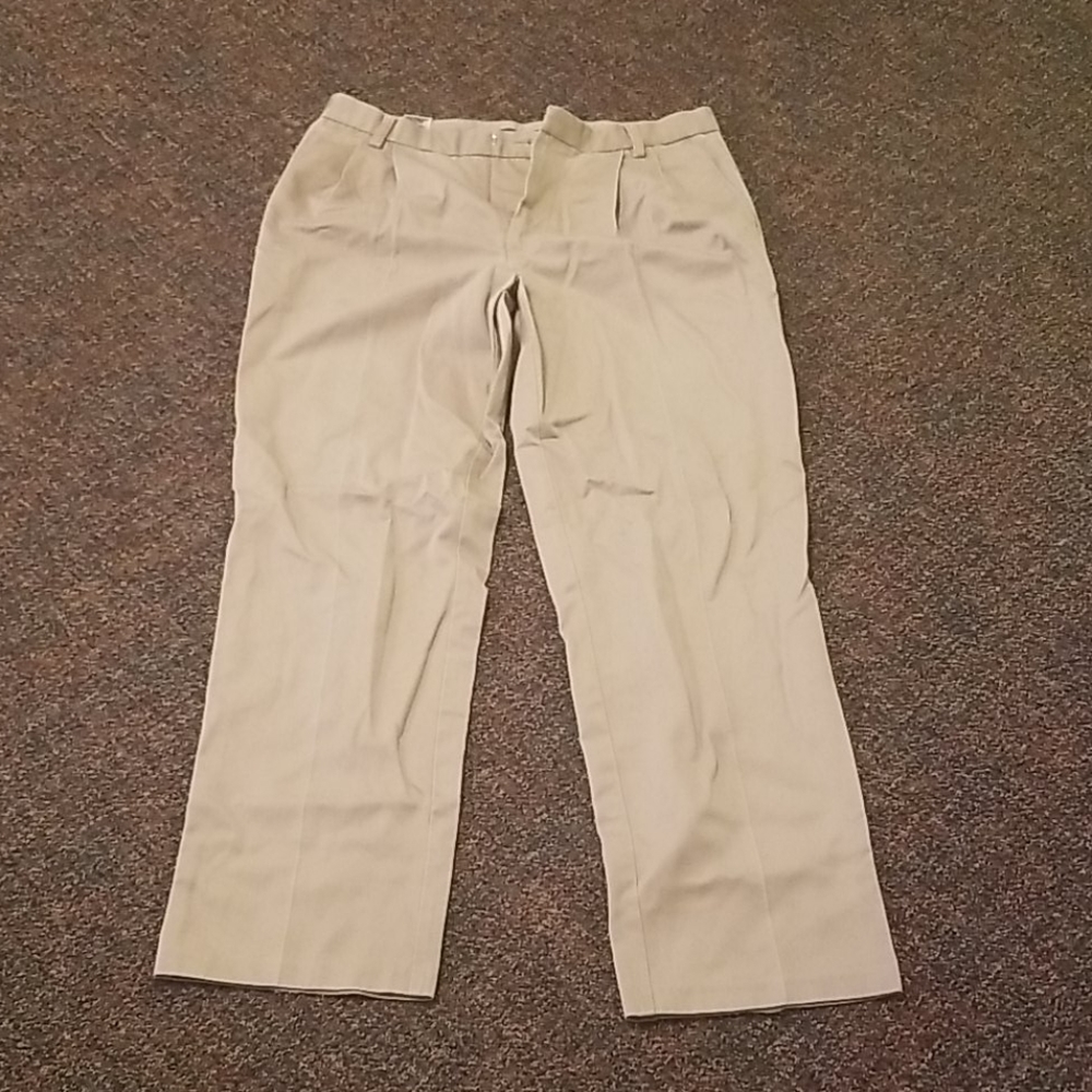 Dockers Classic Fit Pleated Dress Pants 33x32